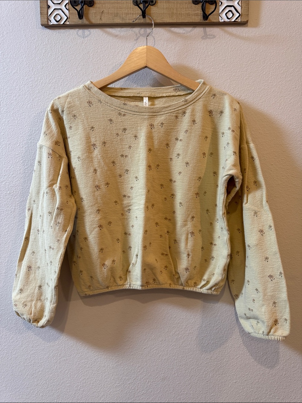 GUC 10-12Y Rylee + Cru Butter Crewneck Sweater with Tiny Floral Print!